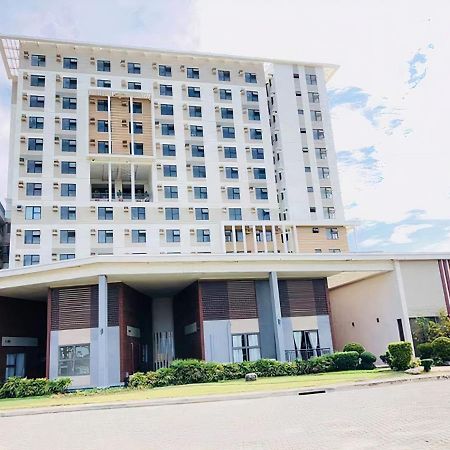 Soltana Nature Residences Condominium マクタン エクステリア 写真